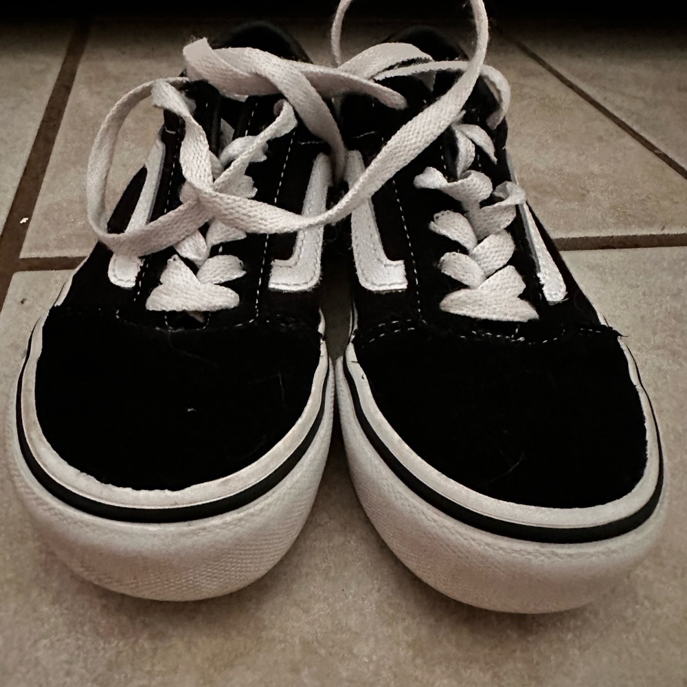 Boys black and white Vans size 12 youth - Picture 2 of 4
